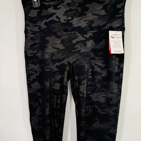 Spanx High-Waisted Camouflage faux leather Leggings pants sz large new $110 - Picture 10 of 15